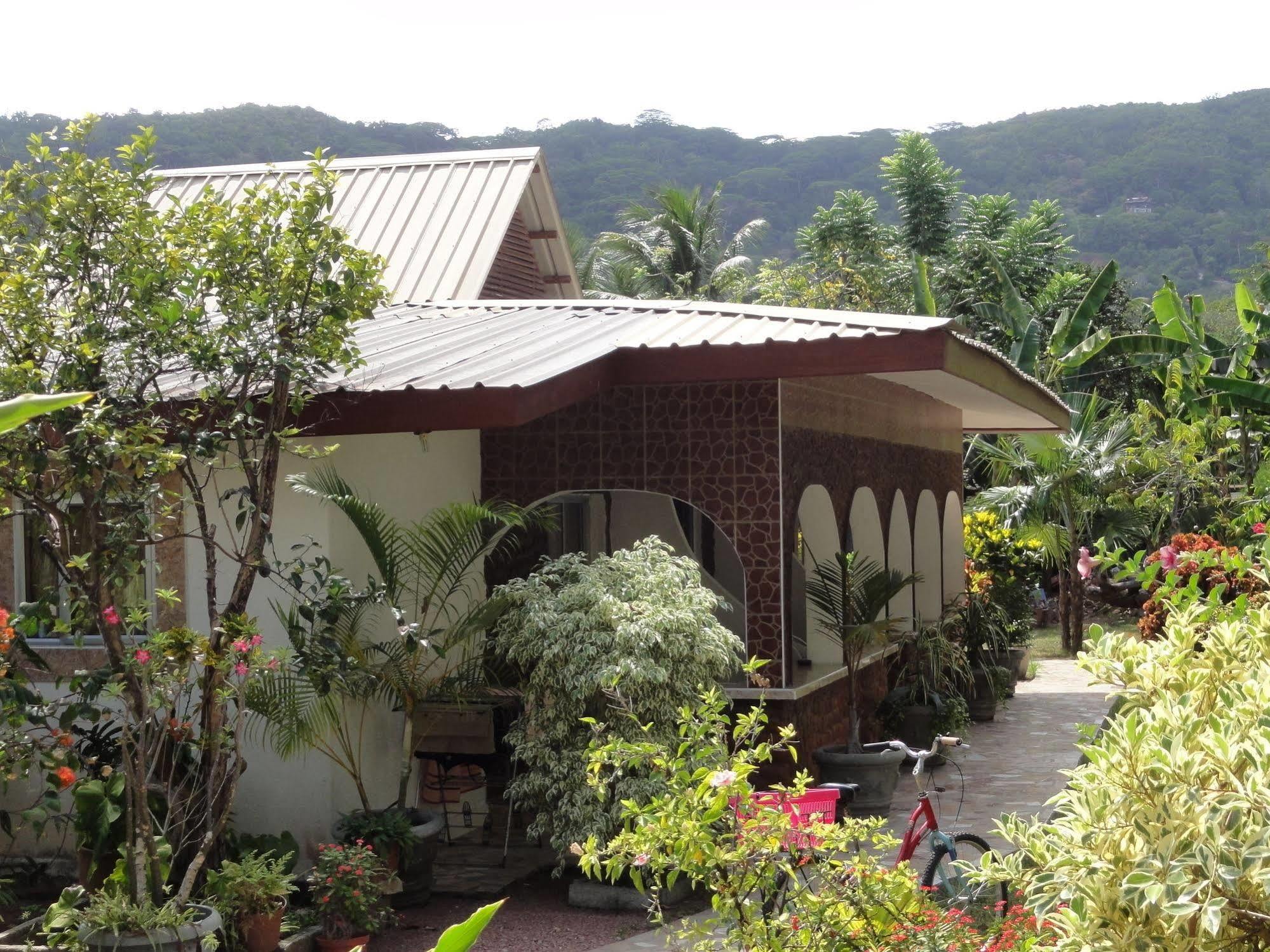 Rising Sun Guest House La Digue Exterior photo